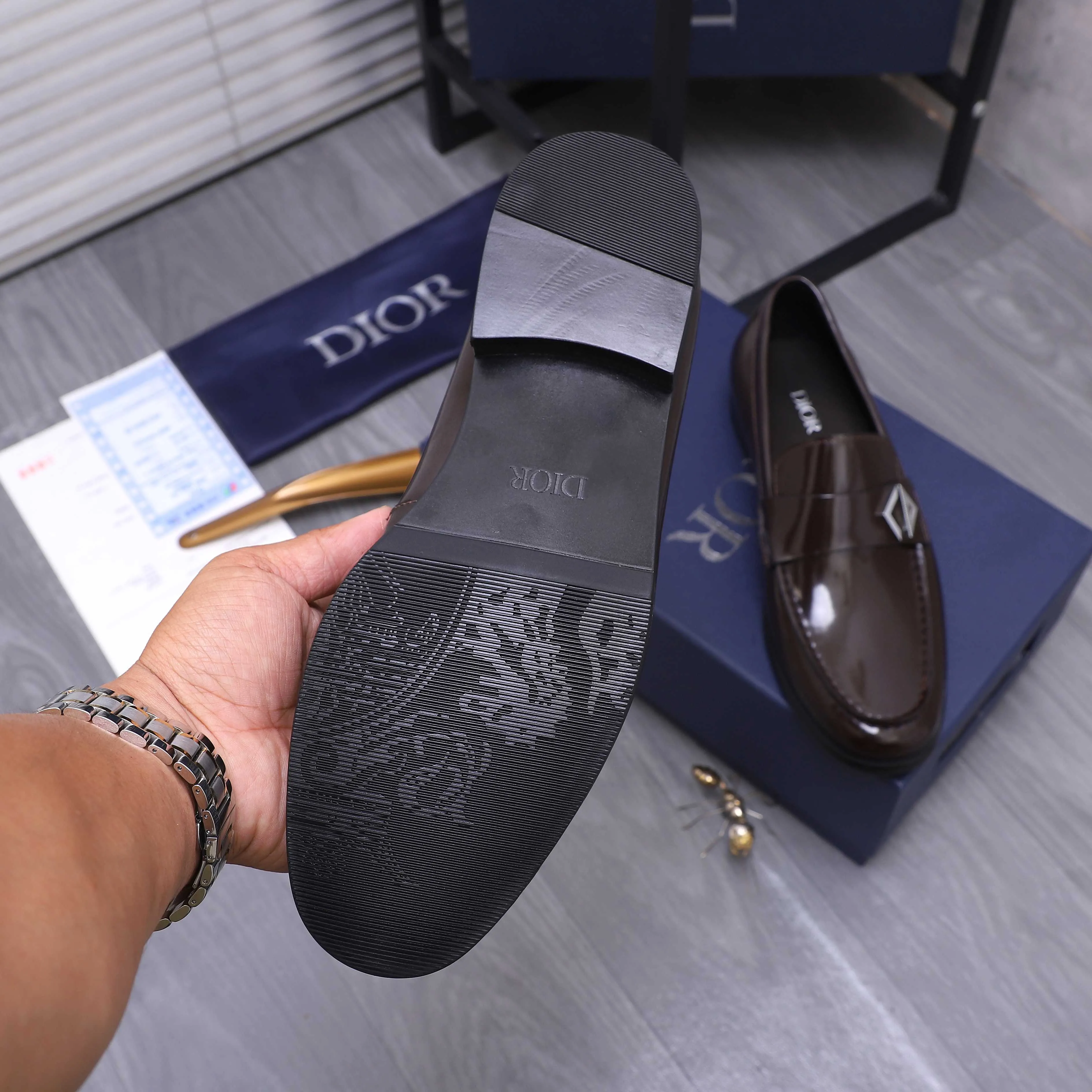Men's shoes 💰580 Product trademark: Dior "Dior" formal business leather shoes Regular size: 39-45 (45 is custom-made and non-returnable) Product materials: Selected pearlescent cowhide upper, cowhide lining, original outsole